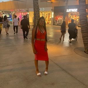 Meet your Posher, Elaina